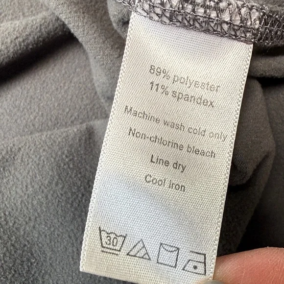 Alo 1/4 Zip CoolFit Pullover Mens XL Gray Stretch Athleisure Gorpcore Read - Picture 16 of 17